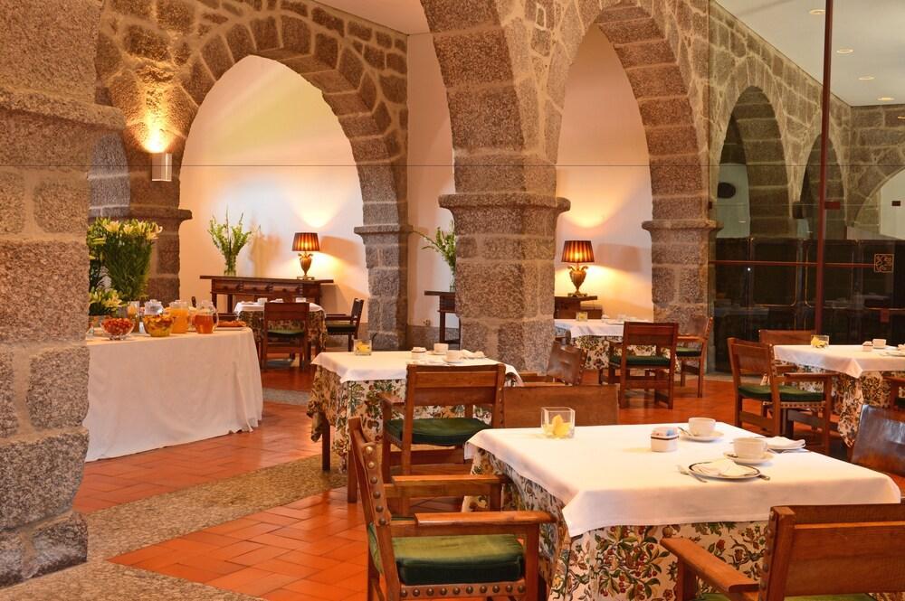Pousada Mosteiro De Guimaraes Bagian luar foto Restaurant in Galicia, Spain