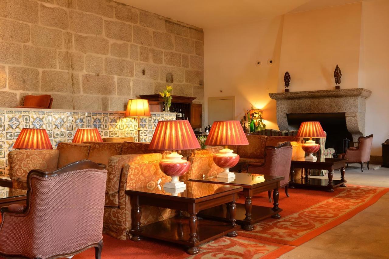Pousada Mosteiro De Guimaraes Bagian luar foto The interior of the hotel