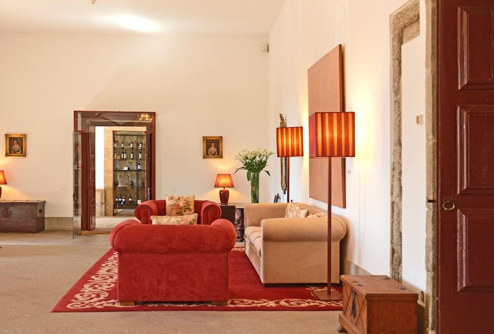 Pousada Mosteiro De Guimaraes Bagian luar foto The interior of the Pousada de Óbidos