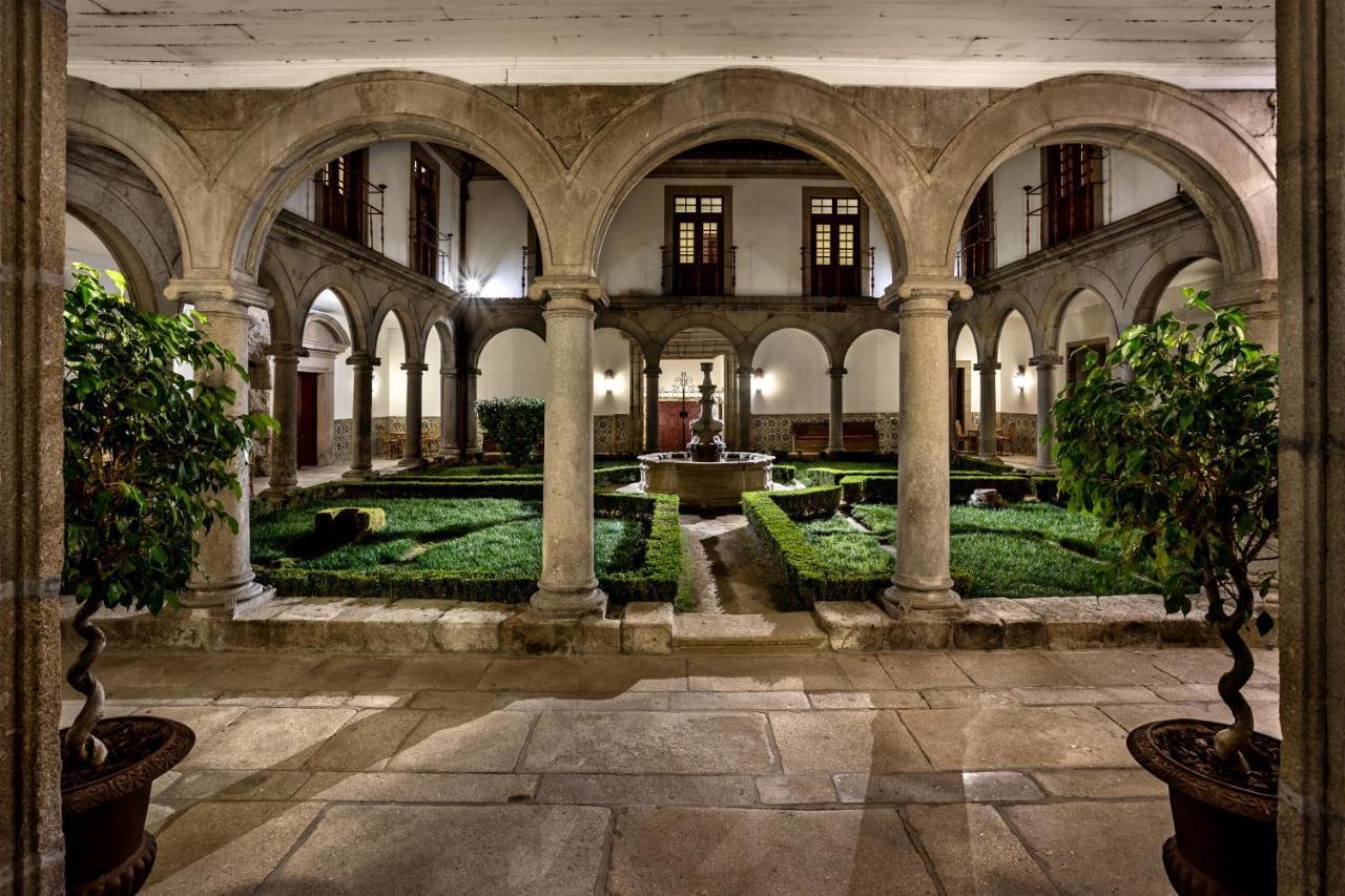 Pousada Mosteiro De Guimaraes Bagian luar foto The University of Salamanca